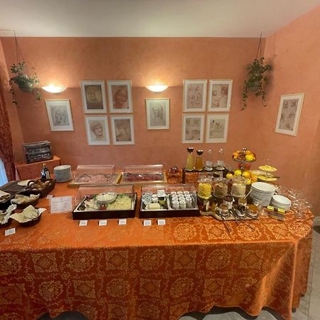 Hotel Villa Leri Monte Colombo エクステリア 写真